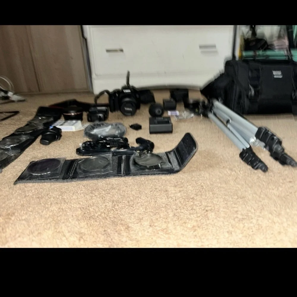 Canon eos camera - Picture 3 of 3